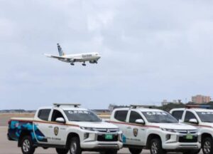 Llegó vuelo con seis de los niños solicitados por el gobierno