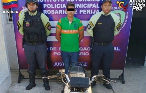 Lo arrestan por hacer 'motopiruetas' y perturbar la paz en la Villa