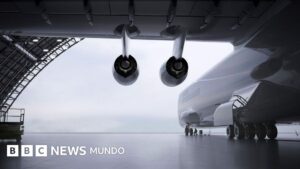 Los desafíos de la compañía que está construyendo el avión más grande del mundo (y para qué quieren usarlo)