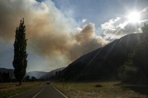 Los incendios se reducen a 18 y dejan más de 360.000 hectáreas quemadas, aunque la meteorología juega ahora a favor | europapress.es