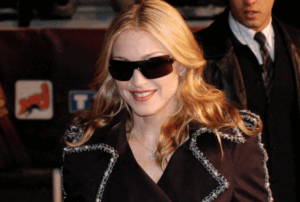 Madonna se regala asistir al tradicional Palio de Siena el día de su cumpleaños