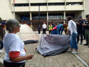Madres se unieron para plantarse en el TSJ: Exigieron libertad de presos políticos (VIDEOS)