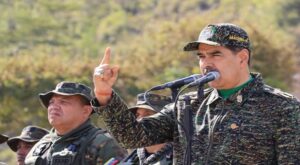 Maduro agradece a Petro decisión de reforzar zona del Catatumbo
