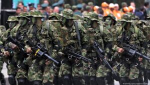 Maduro anuncia 4,5 millones de milicianos ante «amenazas» – DW – 19/08/2025