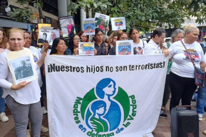 Familiares-presos-poselectorales-700x466 Comité de Madres atacadas por Maduro