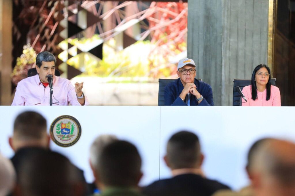 Maduro no pudo ocultar su rabia tras dura derrota de su aliado socialista en presidenciales de Bolivia