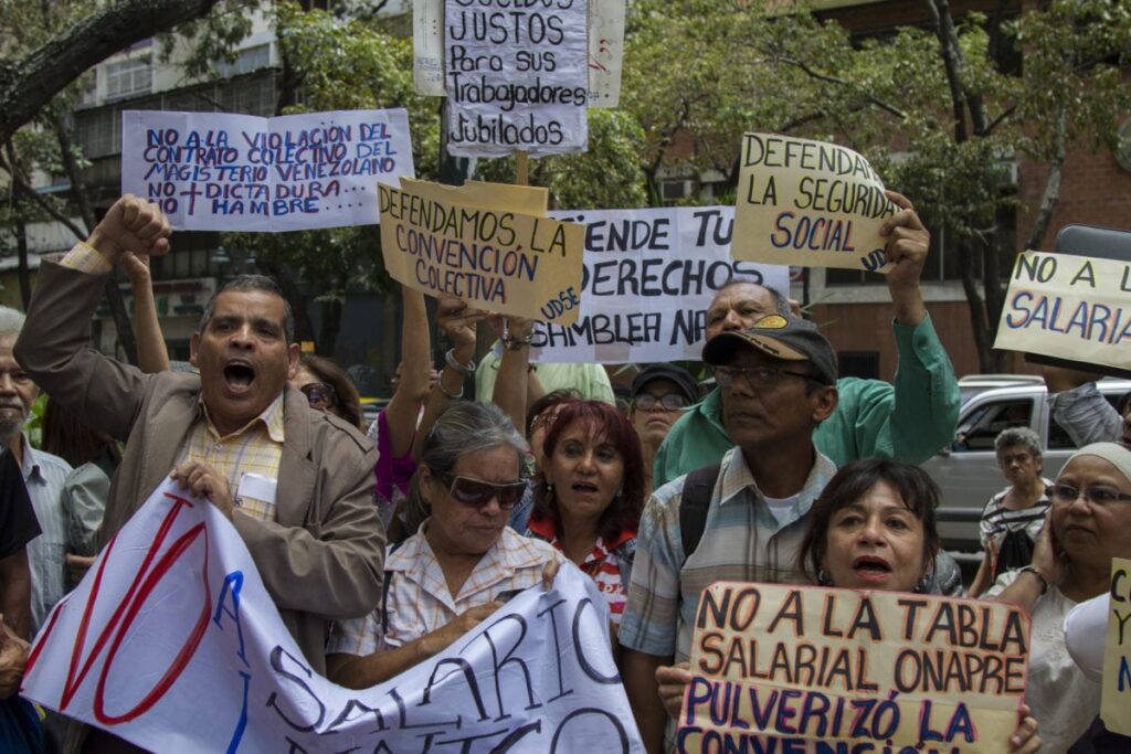 Maduro recicla estrategia de desmantelar el sindicalismo autónomo, opinan gremialistas
