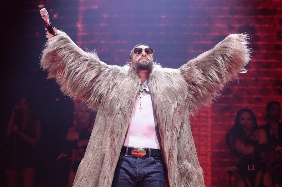 Maluma elogia en un concierto la gestión de Nayib Bukele: “Colombia tiene mucho que aprender de El Salvador” - AlbertoNews