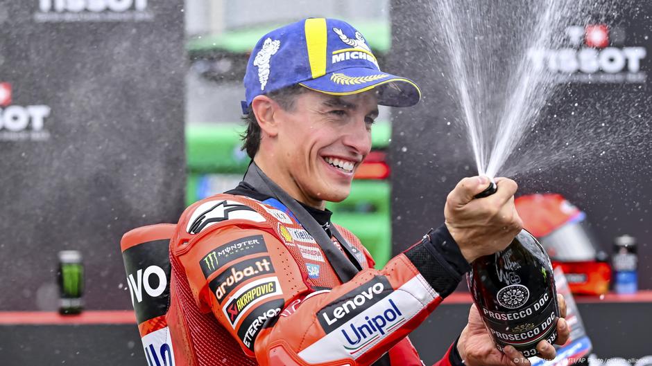 Marc Márquez se impone en el Gran Premio de Hungría – DW – 24/08/2025