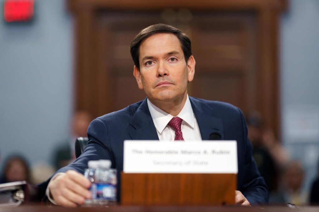 Marco Rubio advirtió que al "régimen narcoterrorista" de Maduro hay que enfrentarlo "con algo más que recompensas"