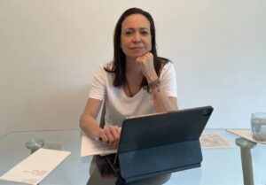 María Corina Machado recomendó a los bolivianos cuidar sus votos con disciplina e inteligencia