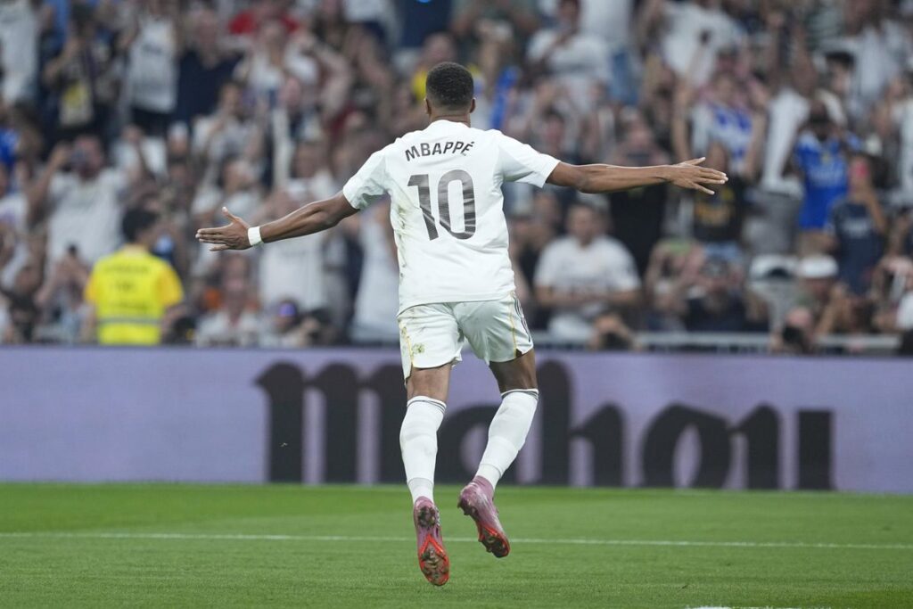 Mbappé salva el estreno en Liga del Real Madrid