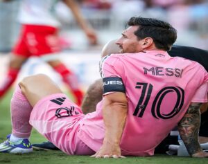 Messi abandona por lesión partido con Necaxa en el minuto 11 – AlbertoNews