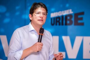 Miguel Uribe Turbay, promesa de la derecha colombiana víctima de la violencia política