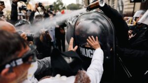 Milei se ensaña con universidades, pensionistas, hospitales pediátricos y discapacitados | elperiodico.com