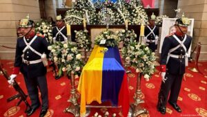 Miles despiden en Bogotá al senador Miguel Uribe Turbay – DW – 13/08/2025