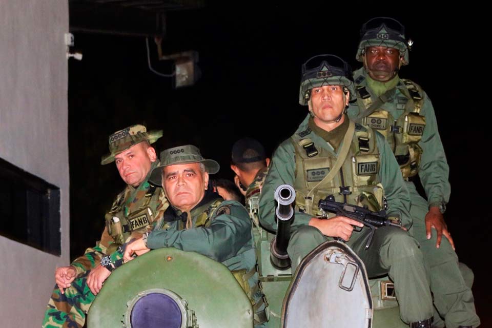 MinDefensa anuncia despliegue de buques contra el narcotráfico