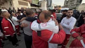 Muere empleado de Media Luna Roja en ataque israelí en Gaza – DW – 03/08/2025