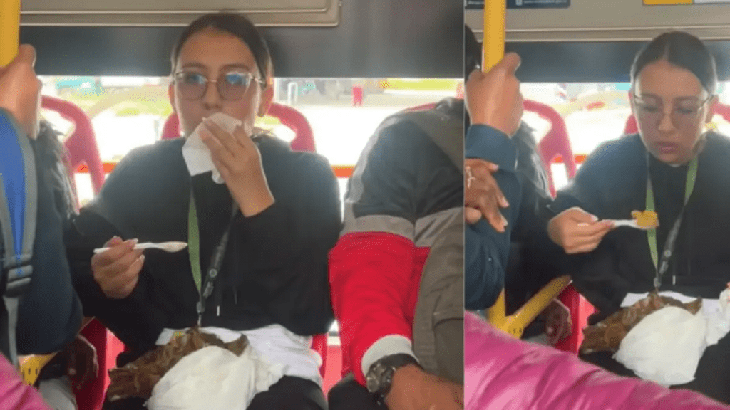 Mujer se viraliza en redes sociales por comer tamal en un bus de TransMilenio: ‘Qué falta de respeto’