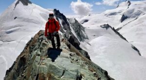 Murió al intentar salvar a Natalia Nagovitsyna, la montañista rusa atrapada en el Pico Victoria