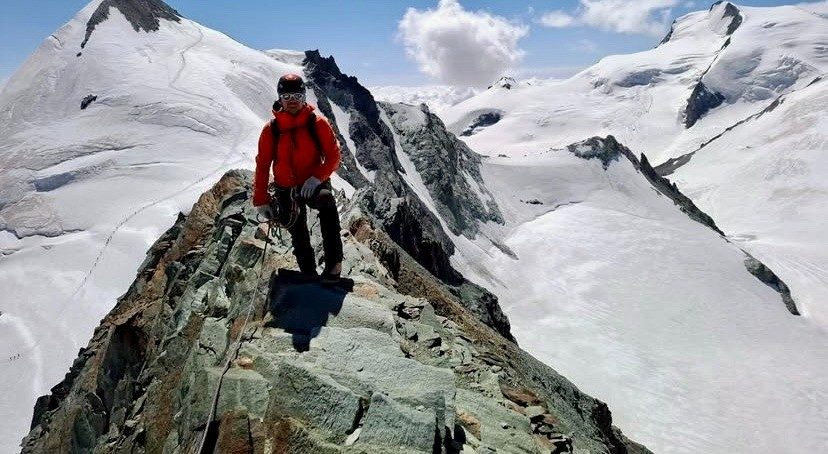 Murió al intentar salvar a Natalia Nagovitsyna, la montañista rusa atrapada en el Pico Victoria