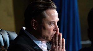 Musk denuncia a OpenAI y Apple por favorecer la app de ChatGPT en los iPhones