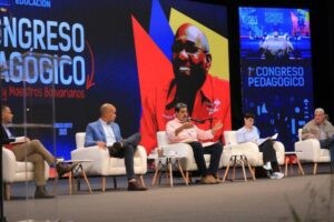 Nicolás Maduro cree que María Corina Machado busca eliminar la educación gratuita en Venezuela