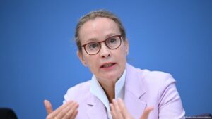Nominada al Constitucional alemán retira su candidatura – DW – 07/08/2025