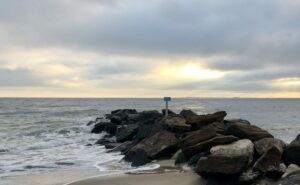 Nueva York cierra sus playas por el huracán ‘Erin’