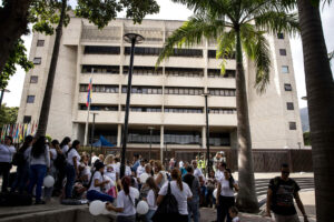 ONG Surgentes rechazó la dificultad sufrida por familias de presos políticos para denunciar agresiones