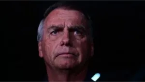 Ordenaron reforzar la vigilancia de Jair Bolsonaro en su prisión domiciliaria