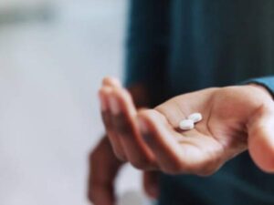 Pacientes Colombia alerta crisis en entrega de medicamentos por negociación fallida | Gobierno | Economía