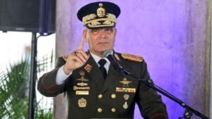 Padrino López dice que desplegarán buques de mayor porte en El Caribe: «Combate al narcotráfico»