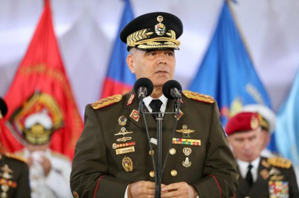 Padrino López se descompone al defender a Nicolás Maduro tras aumento de recompensa de EEUU (VIdeos)
