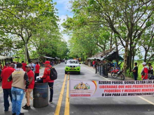 Paro minero en Boyacá afecta vías clave entre Bogotá y Sogamoso | Infraestructura | Economía