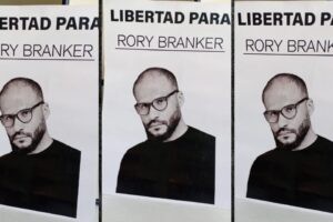 Periodista Rory Branker tiene 180 días detenido: familiares exigen informar su paradero