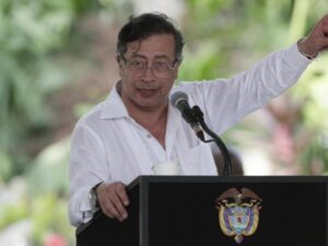 Petro afirma que Nicolás Maduro ayuda a combatir el narcotráfico en la frontera | Gobierno | Economía