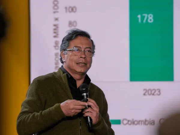 Petro defendió gestión en salud durante su Gobierno y recibe cuestionamientos | Gobierno | Economía