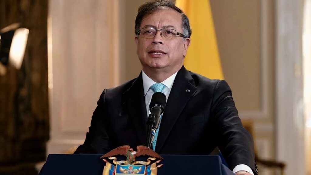 Petro dice que la "guerra" entre el ELN y disidencia de las FARC se expande a otros países: "El conflicto llega hasta el interior de Venezuela" - AlbertoNews