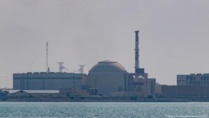 Potencias europeas dispuestas a reimponer sanciones a Irán – DW – 13/08/2025