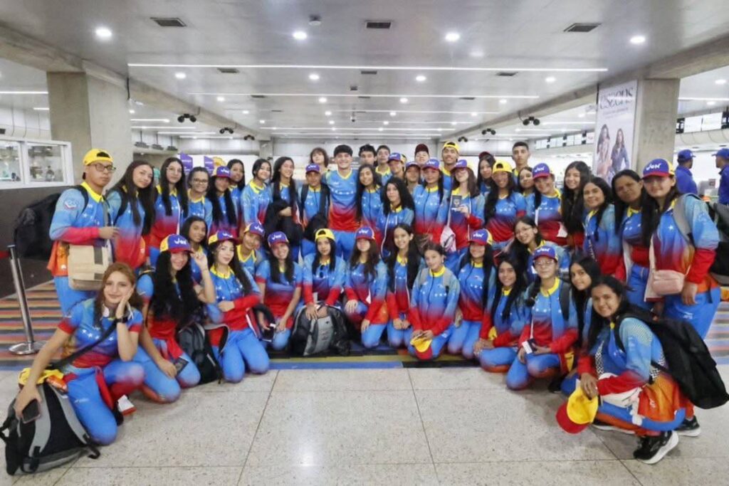 Premian a los 221 estudiantes de educación media con los mejores promedios