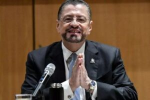 Presidente de Costa Rica denuncia un «intento de golpe de Estado judicial»
