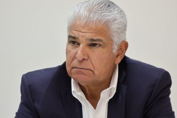 Presidente de Panamá visita Brasil en busca de inversiones