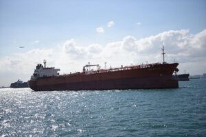 Primer buque fletado por Chevron atracó en Venezuela