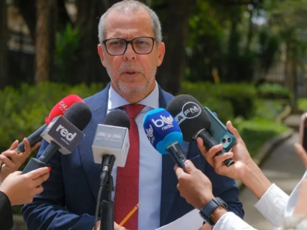 Procuraduría suspende por 3 meses al pastor Saade por caso de pasaportes | Gobierno | Economía