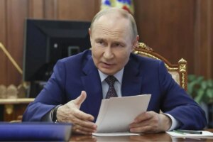 Putin y Kim Jong-un refuerzan su alianza militar antes de la cumbre con Trump | elmundo.es