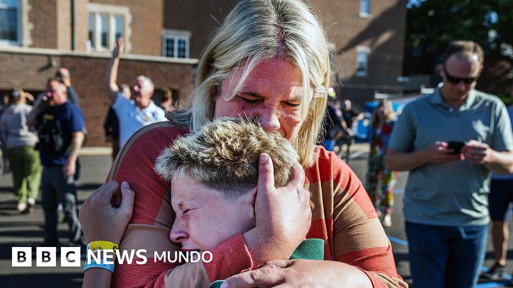 Quiénes son las víctimas y otras preguntas sobre el ataque a la iglesia de una escuela católica en EE.UU.