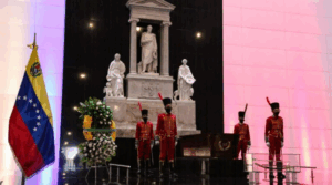 Realizan acto conmemorativo por la independencia de Bolivia