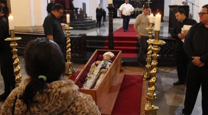 Realizan capilla ardiente de monseñor Mario Moronta en Catedral de San Cristóbal