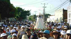 Realizan en Margarita una caminata en honor a la Virgen del Valle